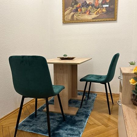Piano Apartment In Halle Center - Netflix - Free Wifi 1 Exteriör bild